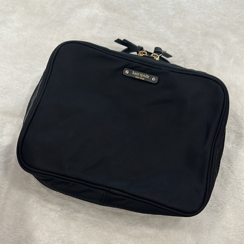 Kate spade New York Beautiful cosmetic bag